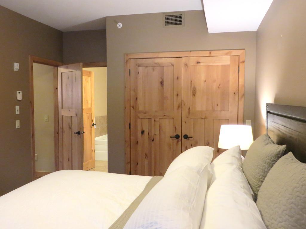 Luxury Canmore Vacations Habitación foto